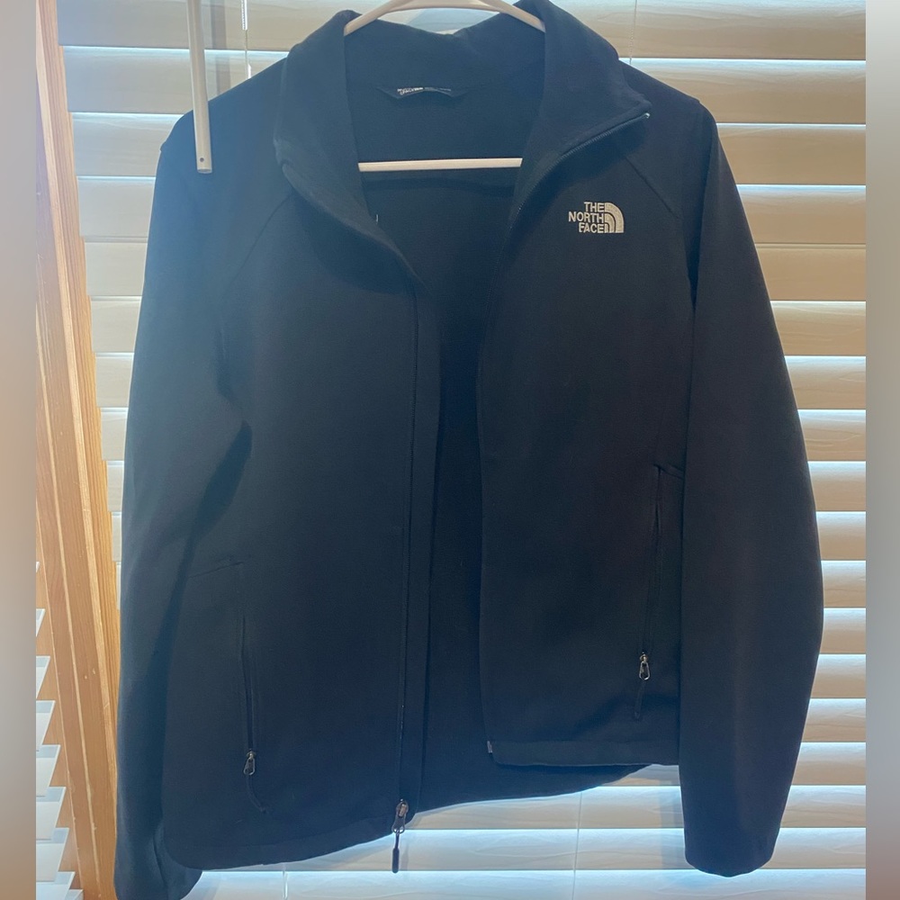 The North Face Women’s light weight thermal jacket